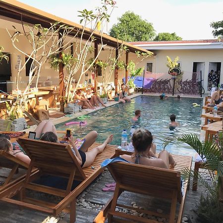 Atlas Gili Party Hostel Gili Trawangan Zewnętrze zdjęcie