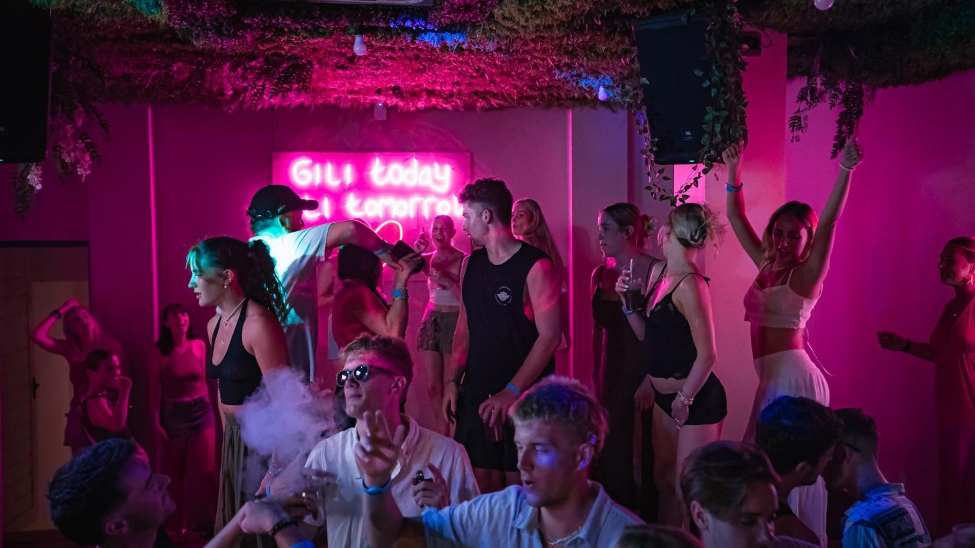Atlas Gili Party Hostel Gili Trawangan Zewnętrze zdjęcie